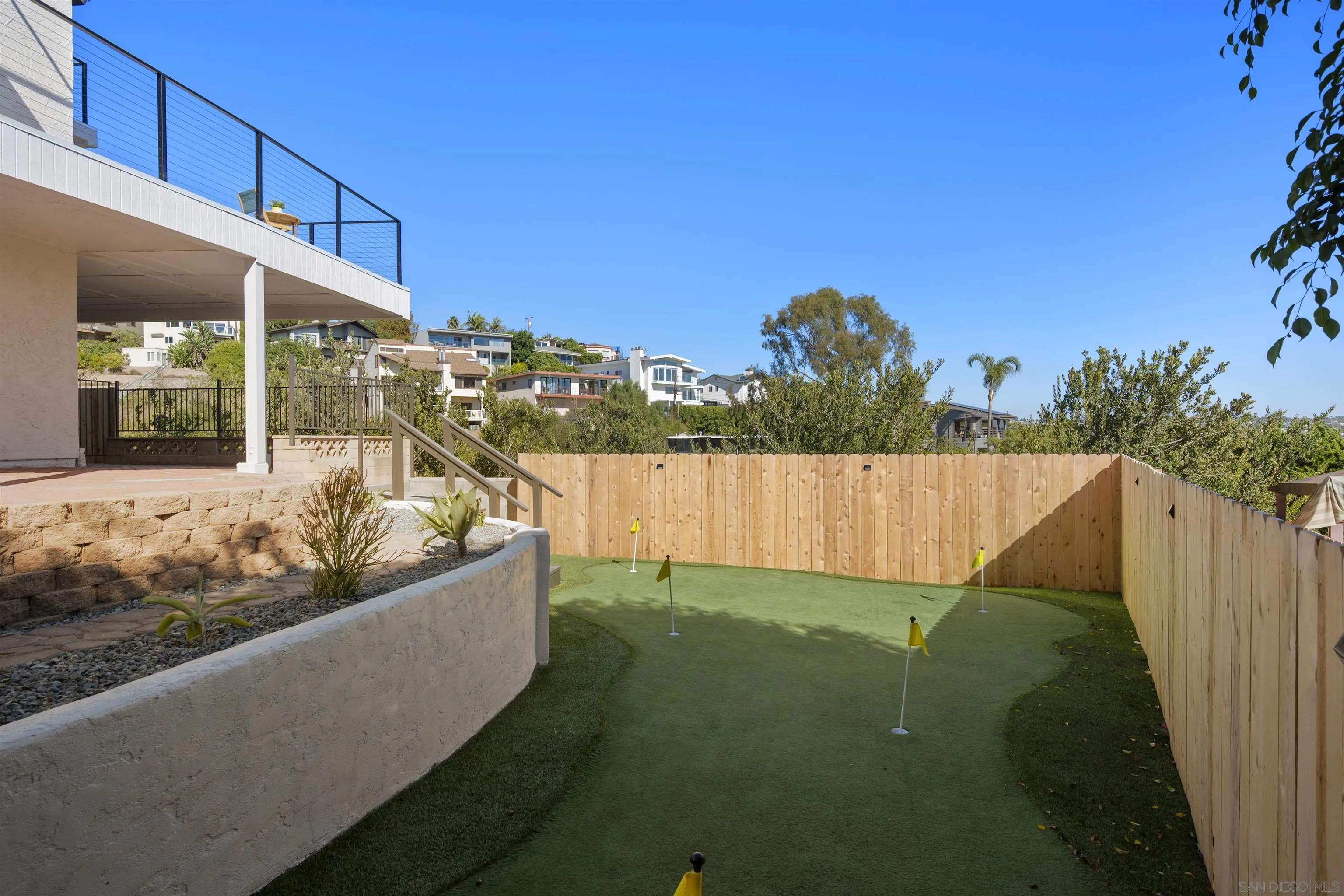 2431 Wilbur Avenue San Diego, CA 92109 - Photo 49 of 56 a view of a backyard