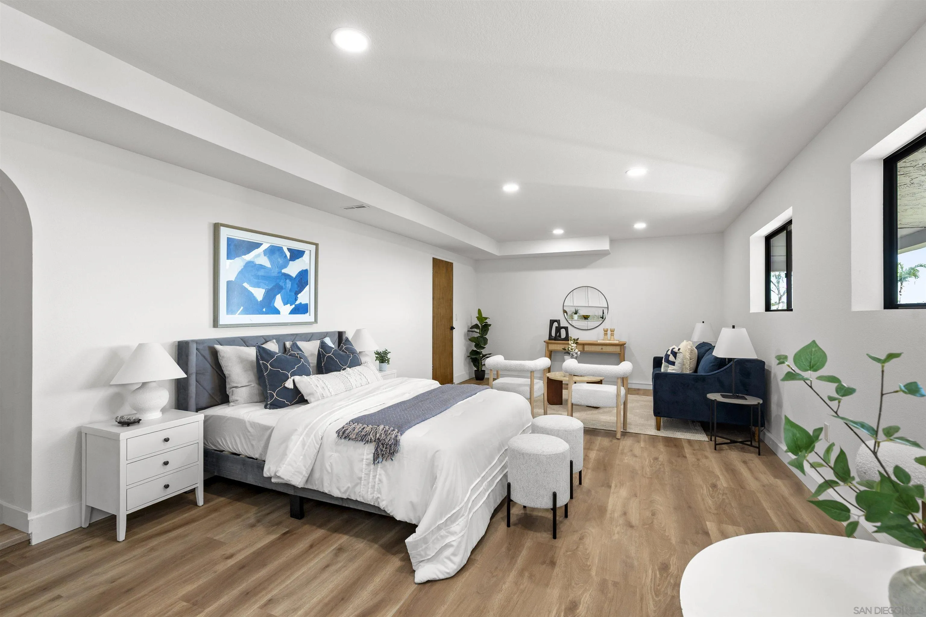 2431 Wilbur Avenue San Diego, CA 92109 - Photo 52 of 56 a bed room with bed and a couch