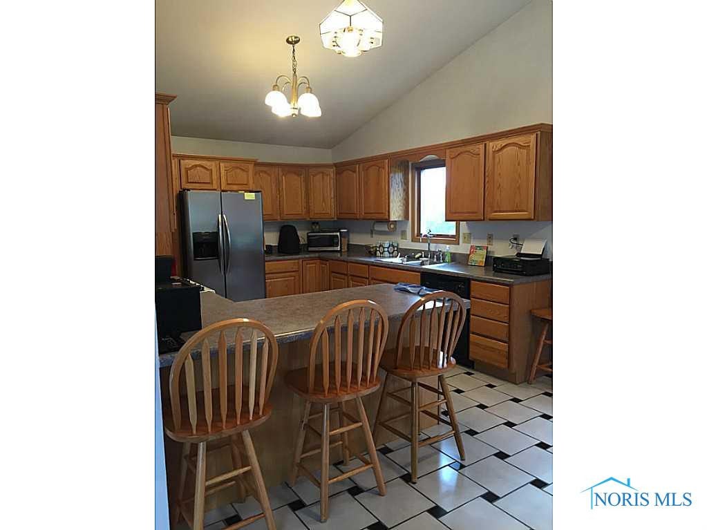 23312 Breckler Road Defiance, OH 43512 - Photo 4 of 16 Kitchen.