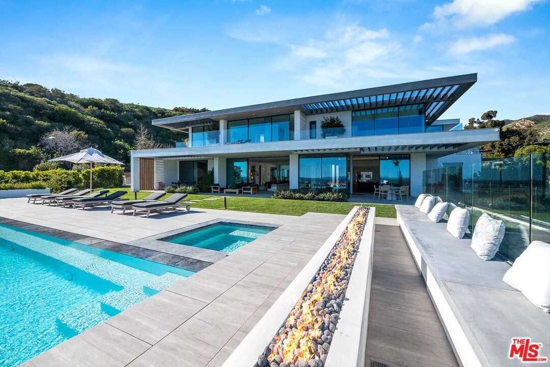 23919 Malibu Road Malibu, CA 90265 - Photo 11 of 31