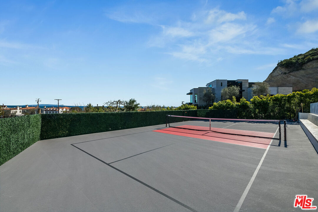 23919 Malibu Road Malibu, CA 90265 - Photo 14 of 31