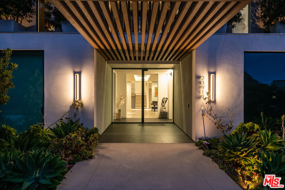 23919 Malibu Road Malibu, CA 90265 - Photo 29 of 31