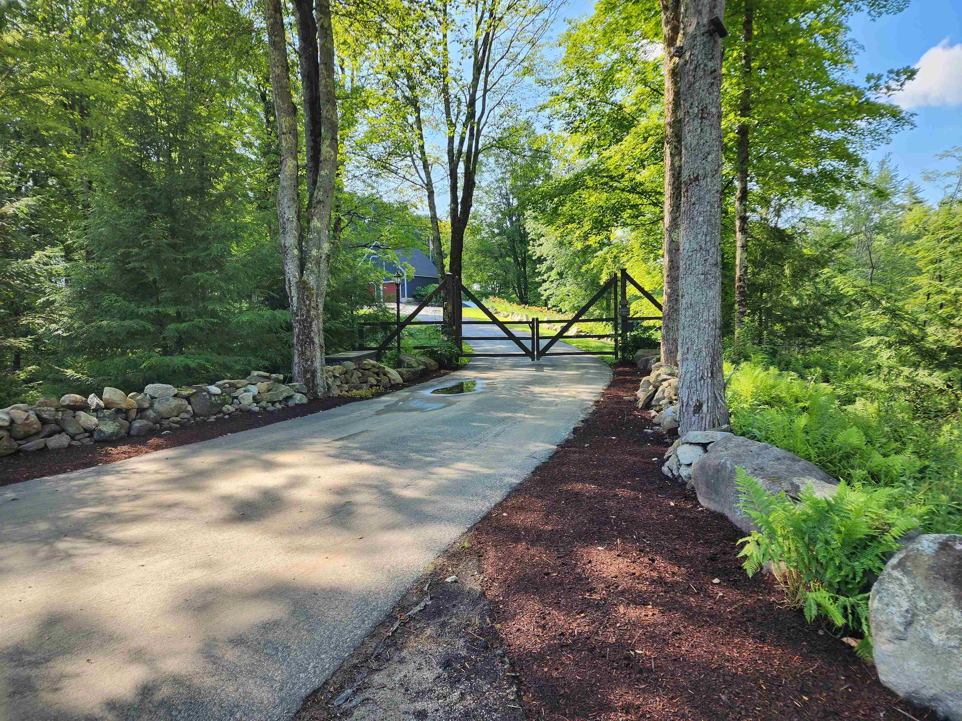 1055 Pine Street Hopkinton, NH 03229 - Photo 1 of 46