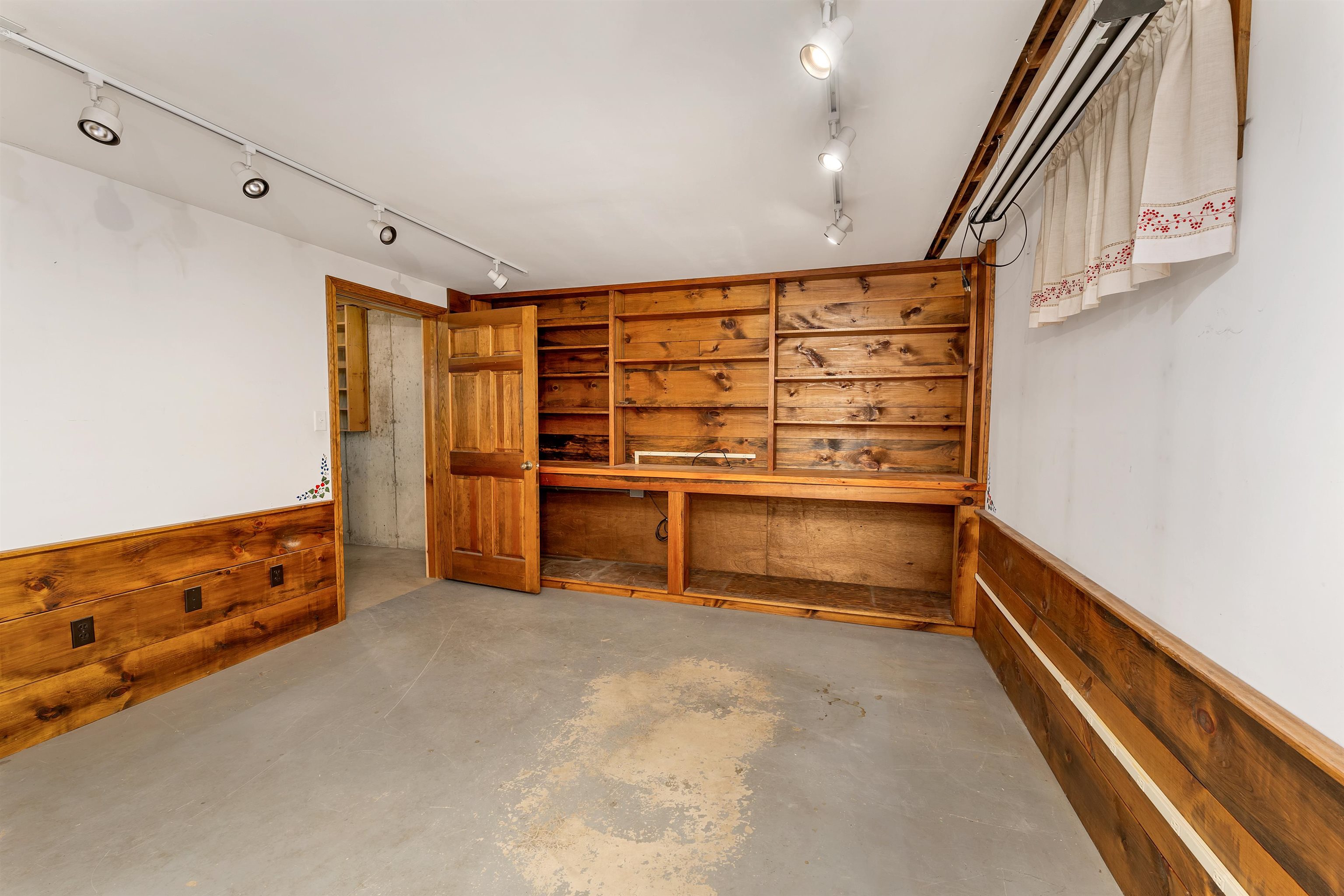 1055 Pine Street Hopkinton, NH 03229 - Photo 27 of 46