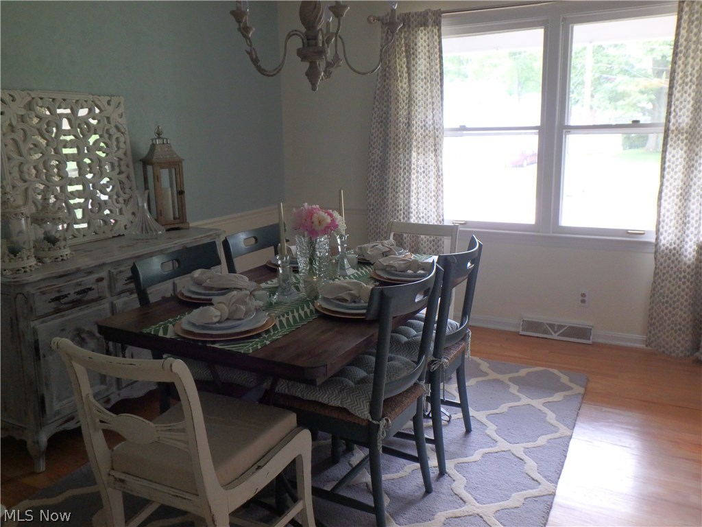 2546 Durand Road Fairlawn, OH 44333 - Photo 5 of 17 Next is the dining room, flooded with natural light thanks to the double window