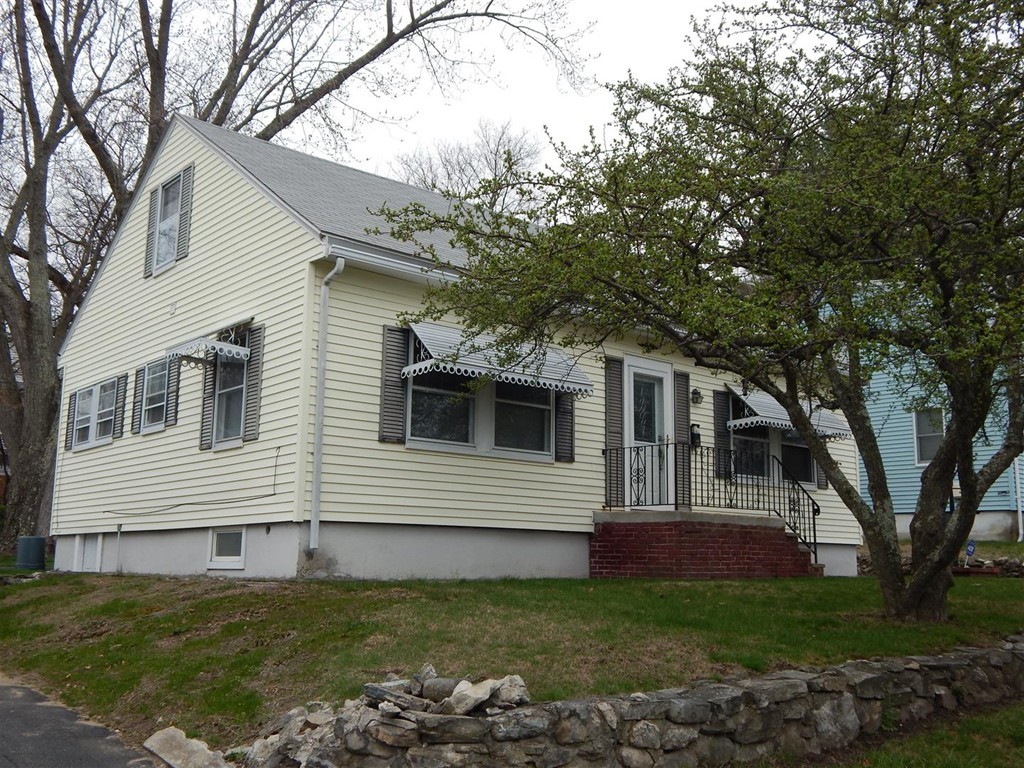 899 Riverside Drive Methuen, MA 01844 - Photo 2 of 28 Gallery Image 2