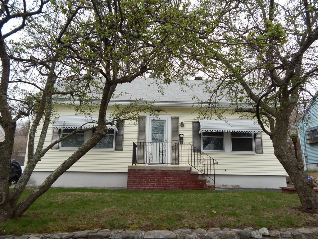 899 Riverside Drive Methuen, MA 01844 - Photo 3 of 28 Gallery Image 3