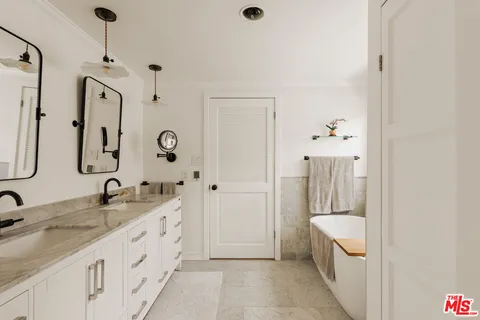 $1,595,000 | 6332 West 84th Place, Los Angeles, CA 90045