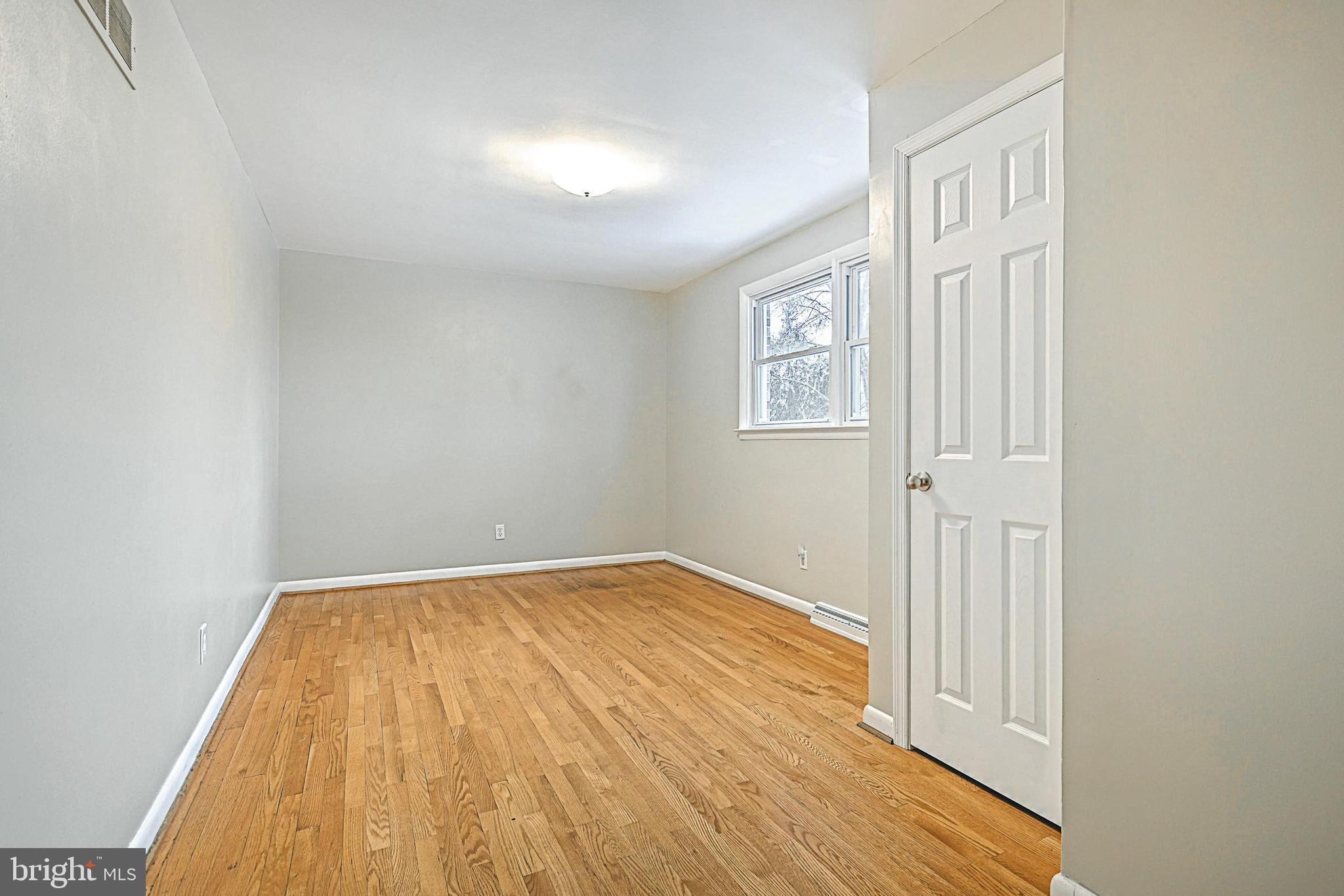 2740 Cambridge Road York, PA 17402 - Photo 14 of 34 Gallery Image 14