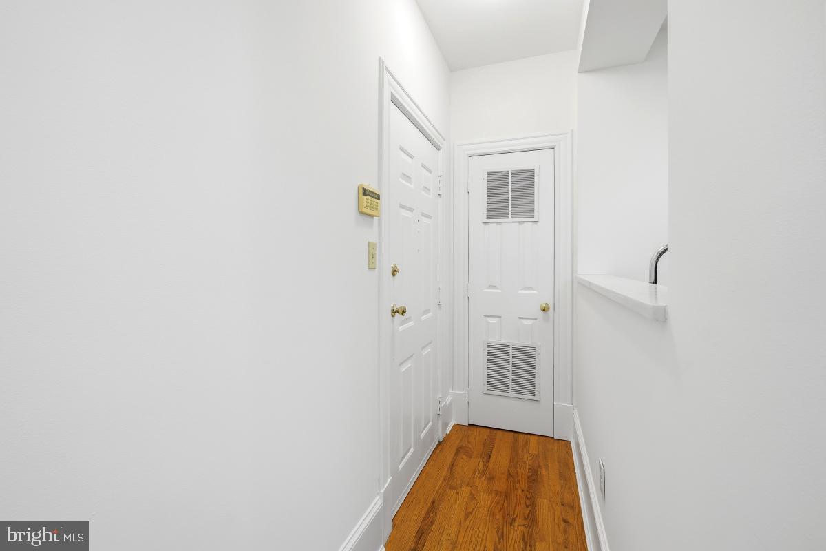 1807 California Street Northwest, Unit 305 Washington, DC 20009 - Photo 7 of 30 a view of bathroom with bathtub and shower