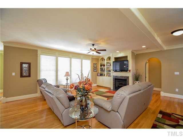 2904 SnapsWell Street Raleigh, NC 27614 - Photo 10 of 25 Living Room