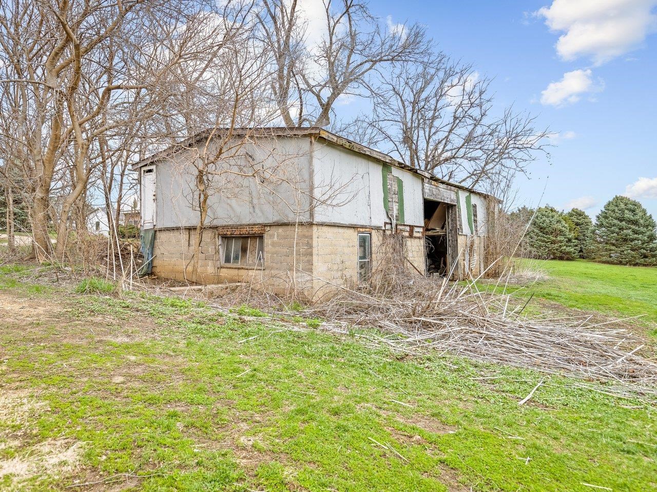 2280 South Rock City Road Ridott, IL 61067 - Photo 15 of 59