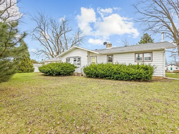 $489,900 | 2280 South Rock City Road, Ridott, IL 61067