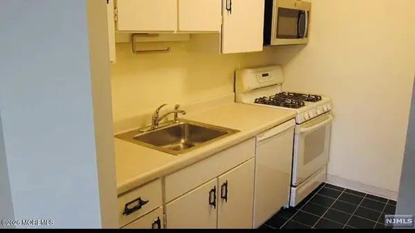 $349,999 | 7000 Boulevard East, Unit 49I, Guttenberg, NJ 07093
