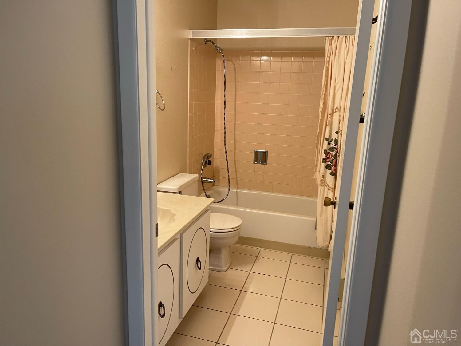 B Closter Road Monroe Township, NJ 08831 - Photo 28 of 34