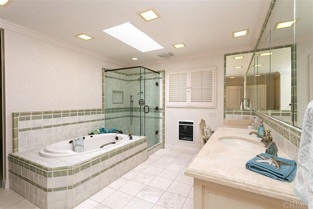 2075 Playa Road Carlsbad, CA 92009 - Photo 12 of 24 Gallery Image 12
