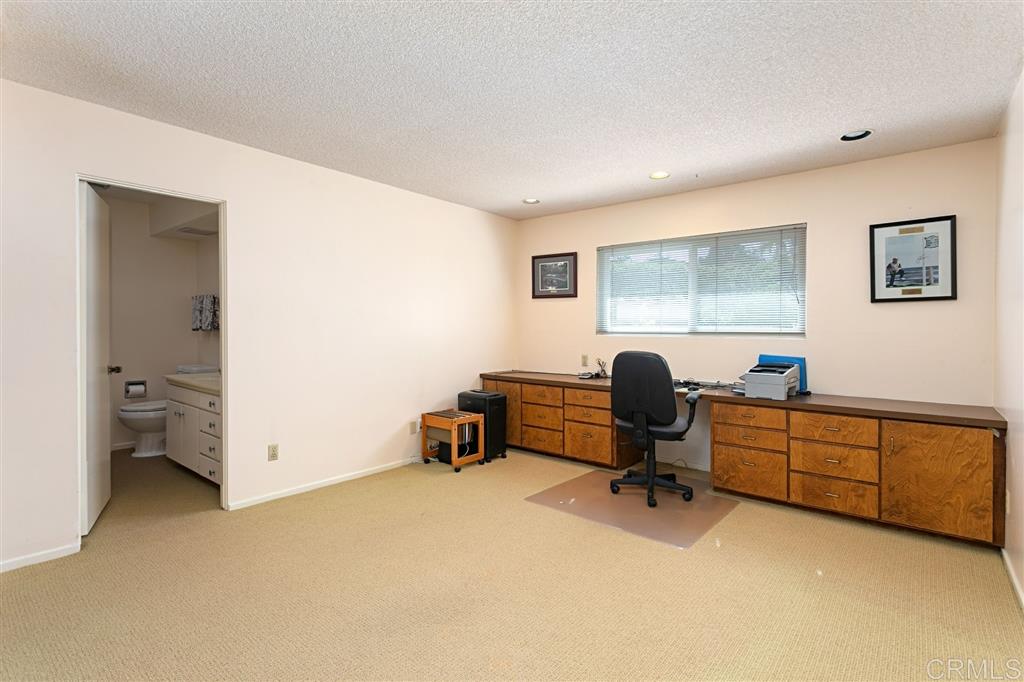2075 Playa Road Carlsbad, CA 92009 - Photo 16 of 24 Gallery Image 16