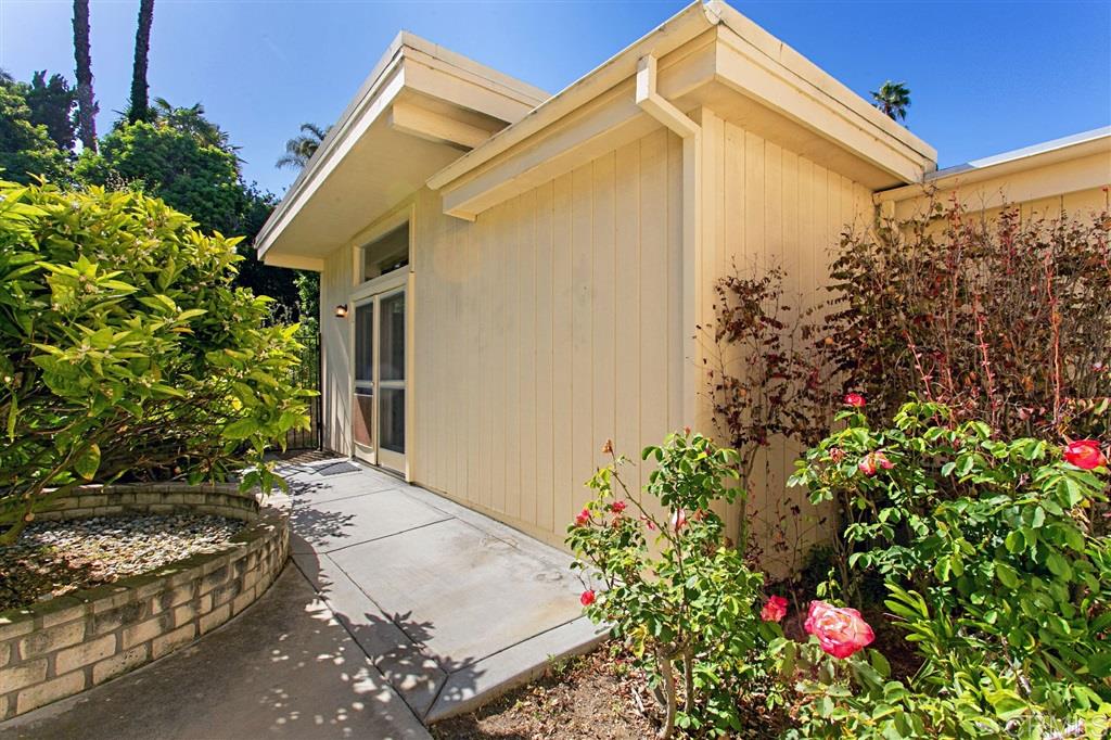 2075 Playa Road Carlsbad, CA 92009 - Photo 19 of 24 Gallery Image 19