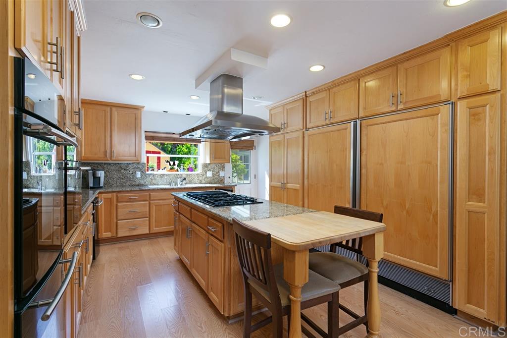 2075 Playa Road Carlsbad, CA 92009 - Photo 6 of 24 Gallery Image 6