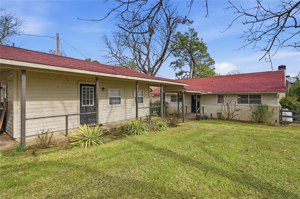 111 Ridgeoak Way Tool, TX 75143 - Photo 21 of 21 a view of a house with a yard
