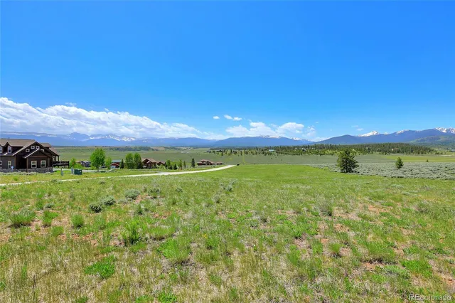 a view of an outdoor space and a yard