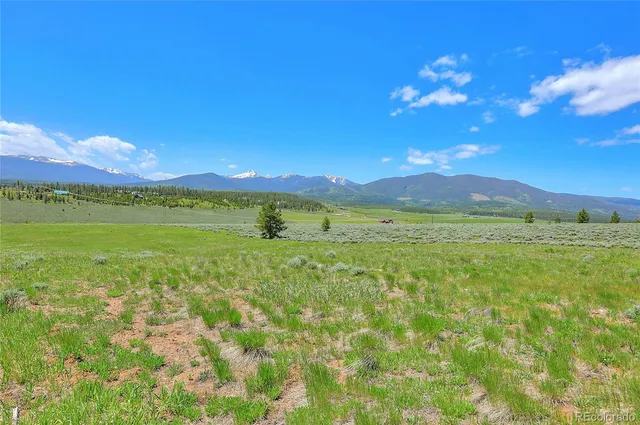 a view of an outdoor space and a yard