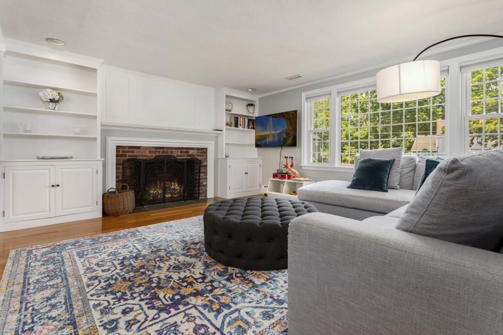 14 New Meadow Road Lynnfield, MA 01940 - Photo 4 of 42 Gallery Image 4