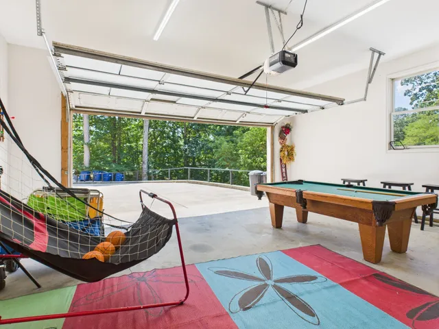 $579,000 | 73 Mingo Drive, Eddyville, KY 42038