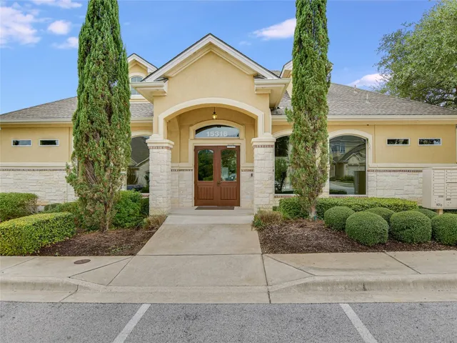 $2,700 | 15315 Glen Heather Drive, Unit 905, Lakeway, TX 78738