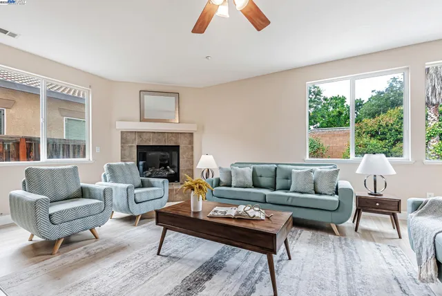 $929,999 | 141 Pescara Boulevard, Brentwood, CA 94513