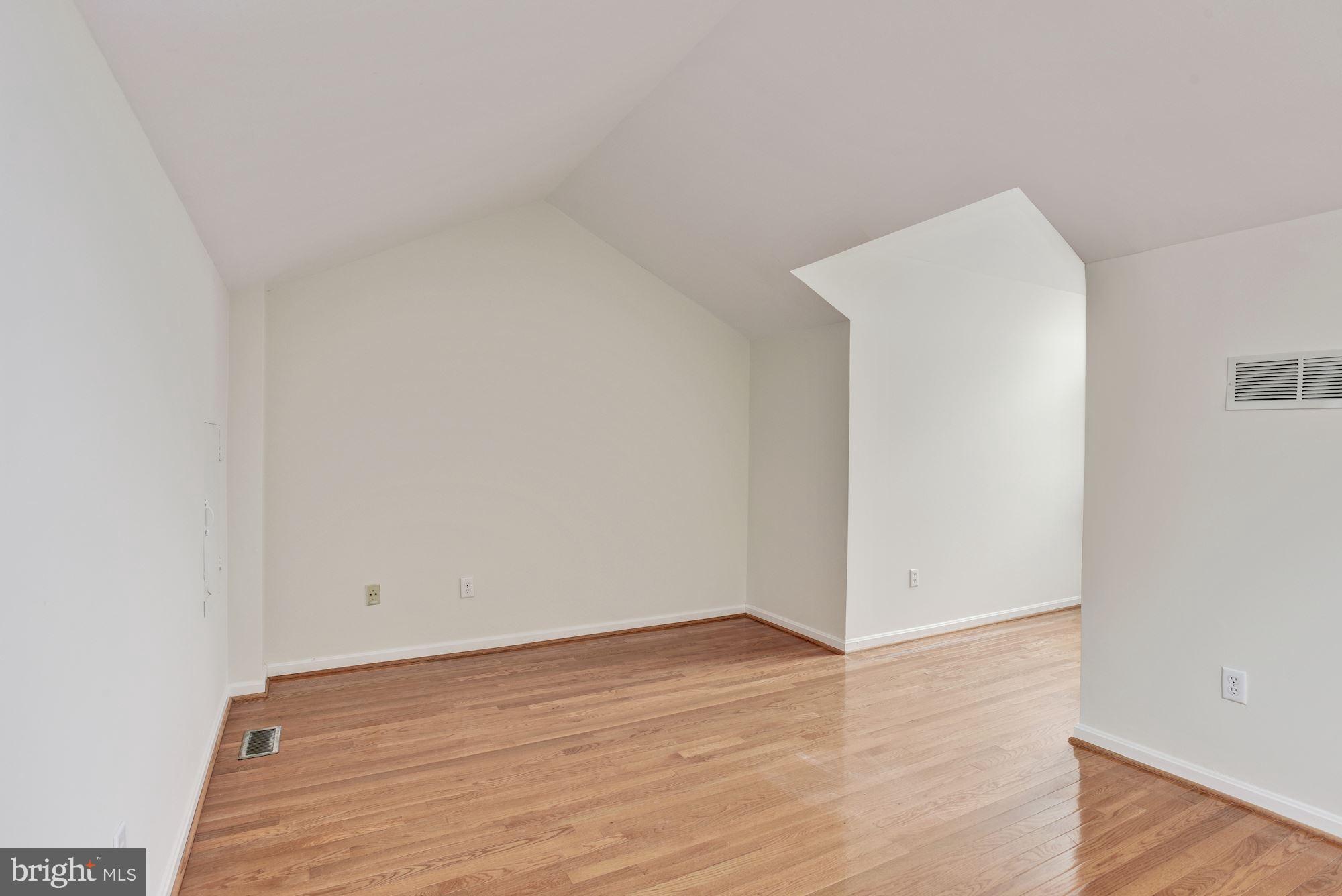 5133 Columbia Road, Unit 1595 Columbia, MD 21044 - Photo 22 of 30 wooden floor in a room