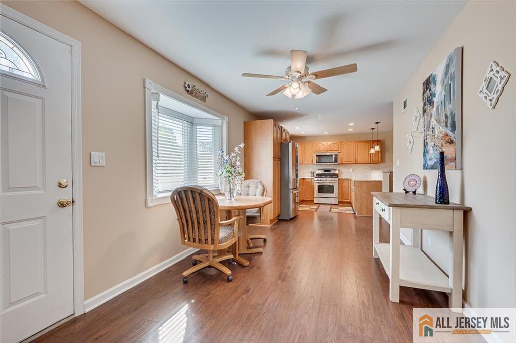 39 Kendall Road Kendall Park, NJ 08824 - Photo 9 of 41