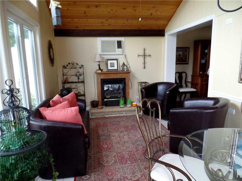 921 Shadycrest Road Beechview, PA 15216 - Photo 5 of 25 Family Room.
