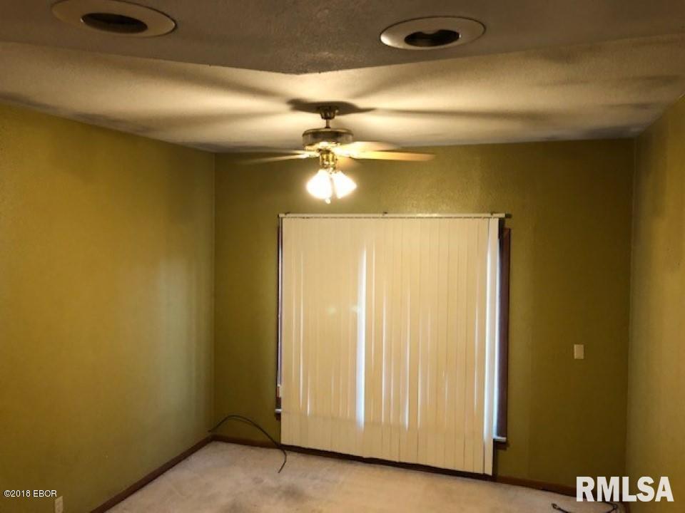 116 Circle Drive Herrin, IL 62948 - Photo 11 of 20