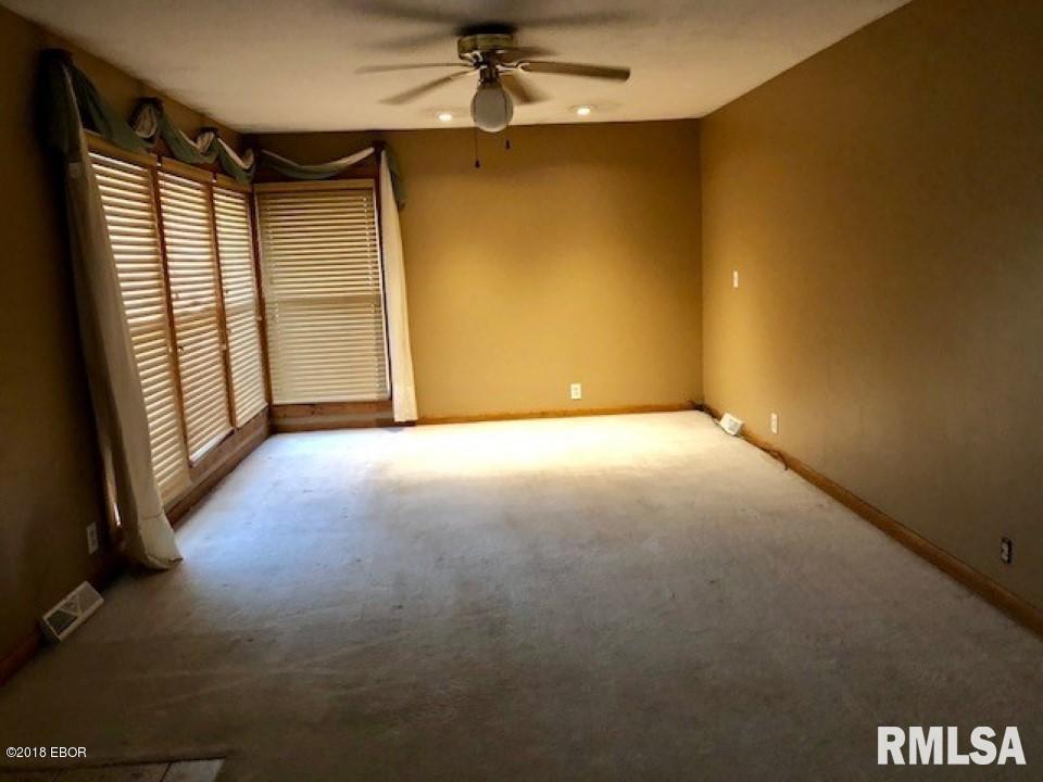 116 Circle Drive Herrin, IL 62948 - Photo 4 of 20