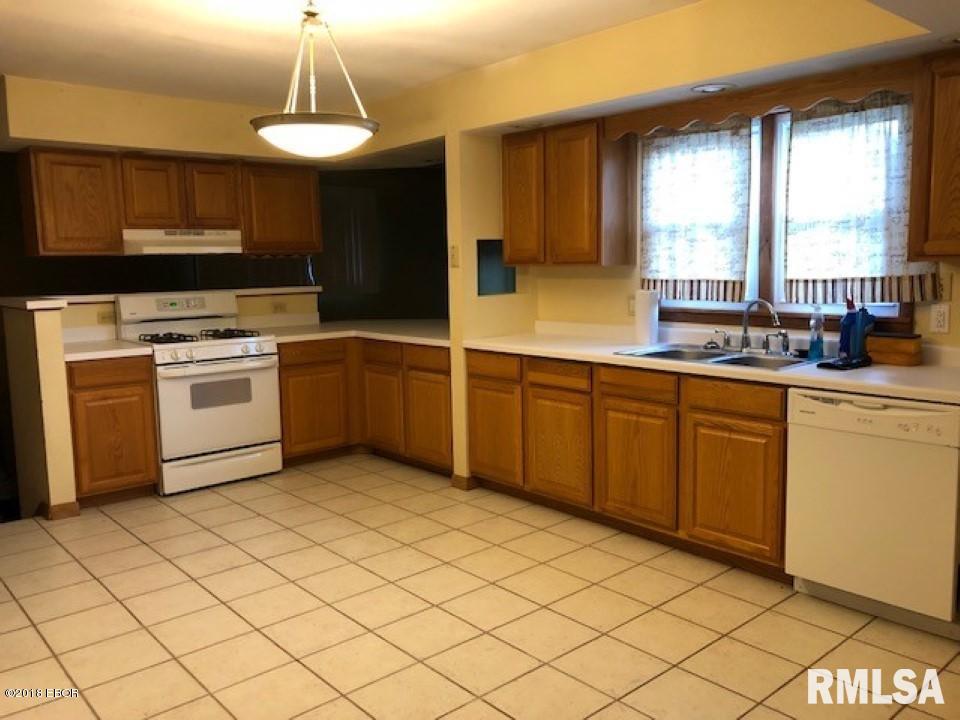 116 Circle Drive Herrin, IL 62948 - Photo 6 of 20