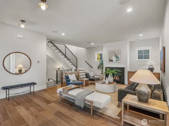 $3,298,000 | 6807 54th Avenue Northeast, Seattle, WA 98115