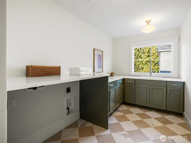 $3,298,000 | 6807 54th Avenue Northeast, Seattle, WA 98115