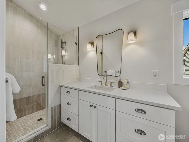 $3,298,000 | 6807 54th Avenue Northeast, Seattle, WA 98115