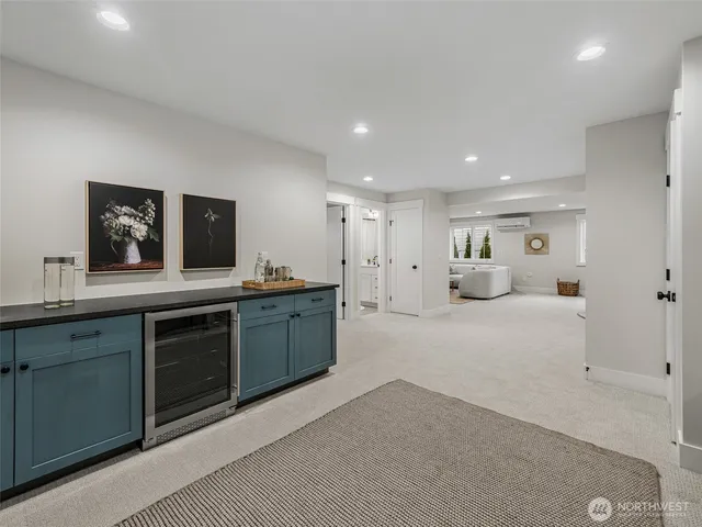 $3,298,000 | 6807 54th Avenue Northeast, Seattle, WA 98115