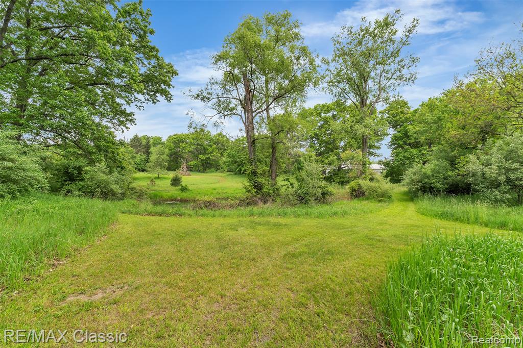 917 Middle Road Highland, MI 48357 - Photo 83 of 97