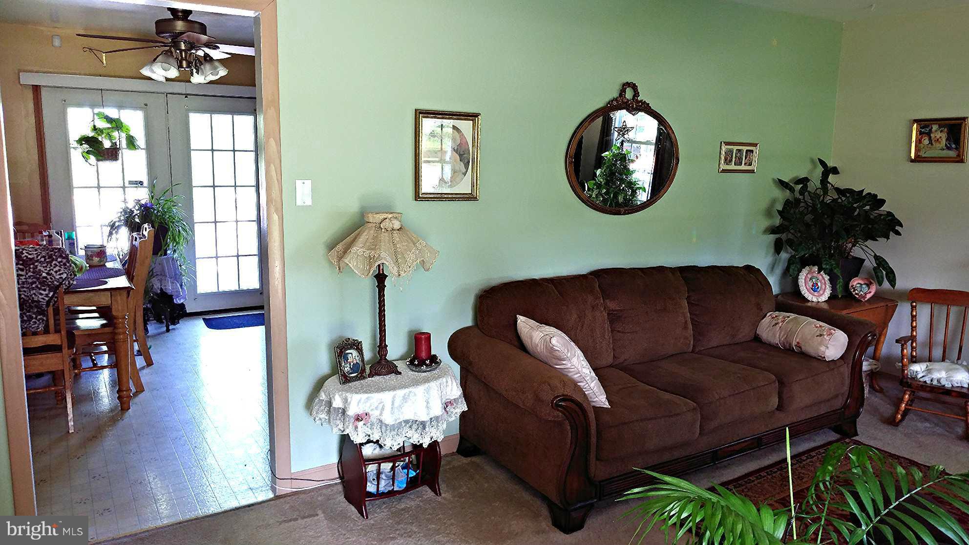 16024 Broadfording Road Hagerstown, MD 21740 - Photo 3 of 16 Living Room