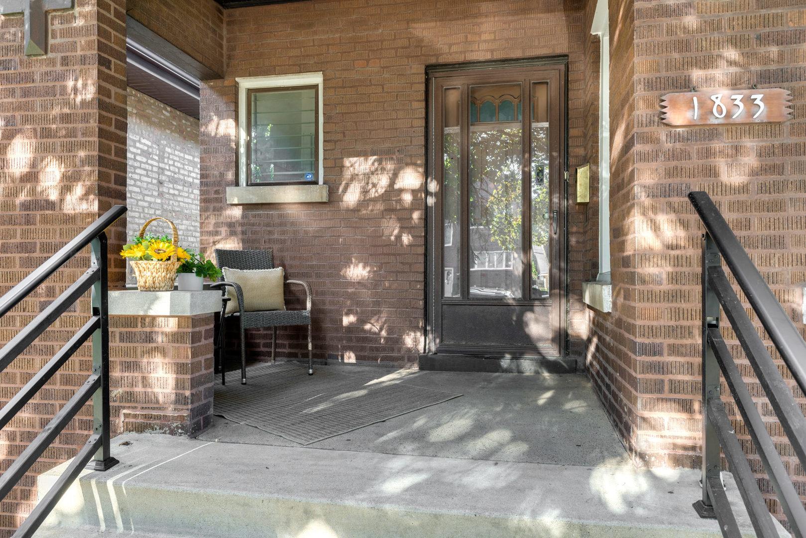 1833 Ridgeland Avenue Berwyn, IL 60402 - Photo 2 of 27
