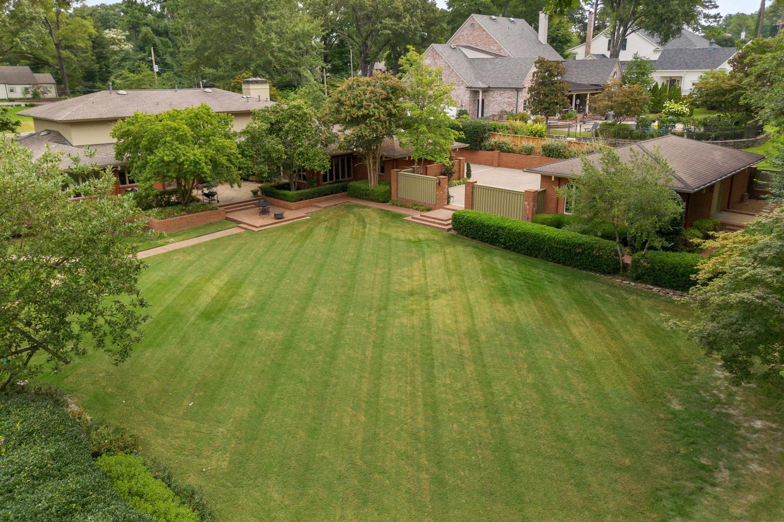 4501 Minden Road Memphis, TN 38117 - Photo 5 of 25 a view of a house with a swimming pool
