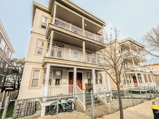 $2,800 | 3957 Washington Street, Unit 3L, Boston, MA 02131