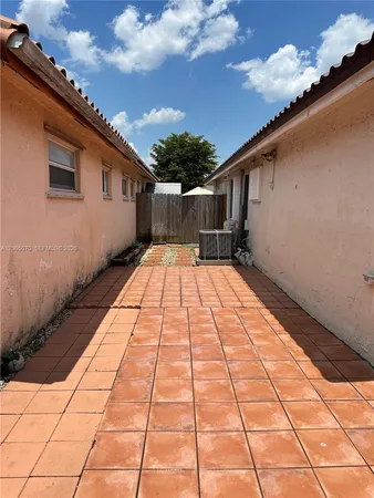 $3,200 | 8974 Northwest 112th Street, Hialeah Gardens, FL 33018