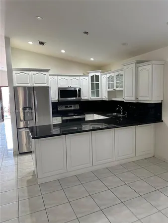 $3,200 | 8974 Northwest 112th Street, Hialeah Gardens, FL 33018