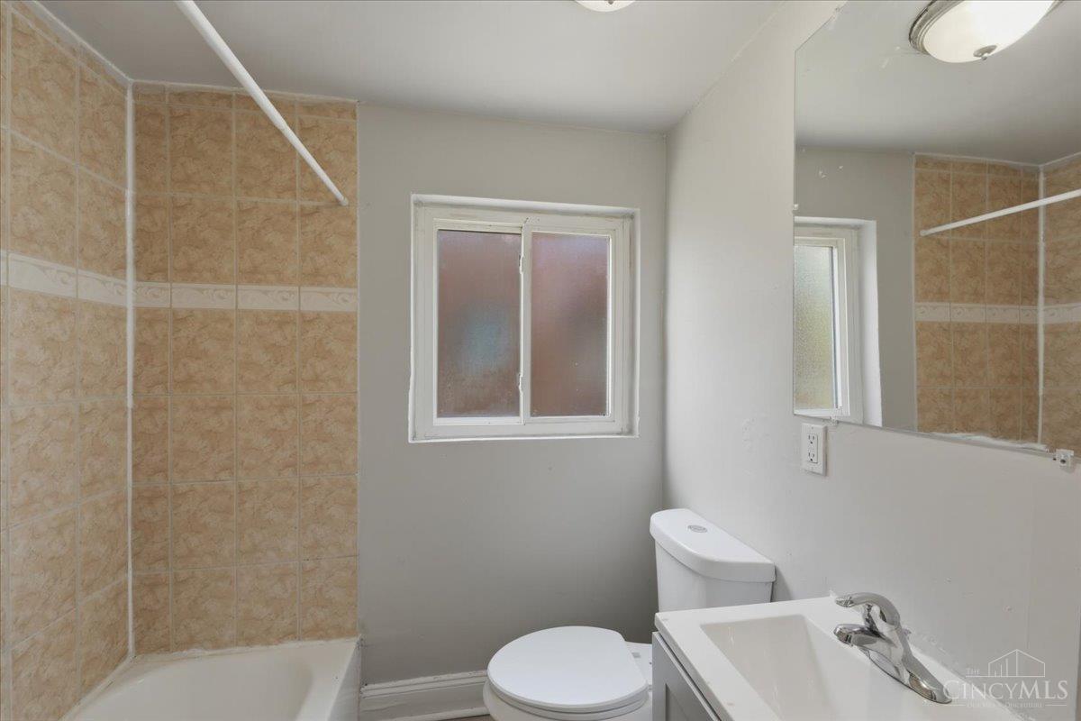 7758 Stillwell Road Cincinnati, OH 45237 - Photo 14 of 17