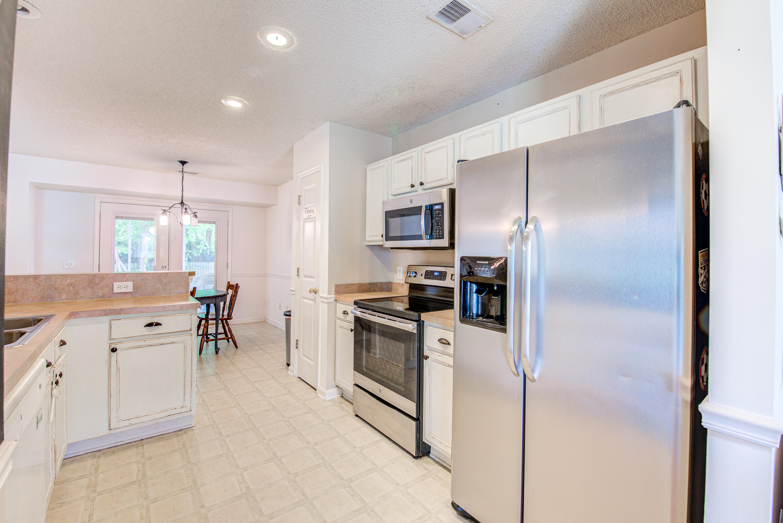 338 Eagle Ridge Road Summerville, SC 29485 - Photo 3 of 29 DSC_5086_7_8