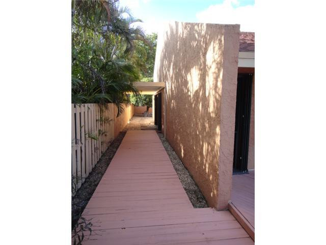 21822 Contado Road, Unit 21822 Boca Raton, FL 33433 - Photo 3 of 17 Exterior Front